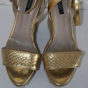 ZARA WEDGE SANDALS GOLDEN COLOR SIZE 8.5